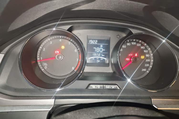Used Volkswagen Bora 2018 1.5L Manual Fashion Model Odometer Close Up