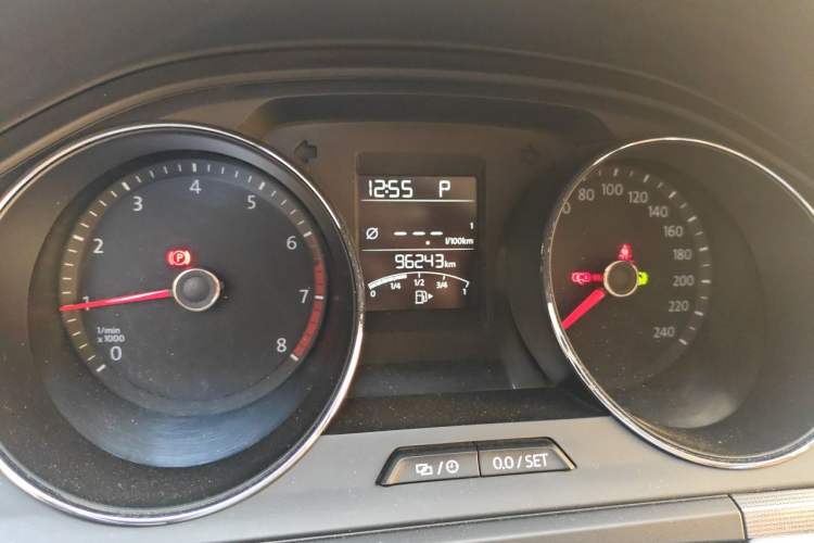 Used Volkswagen Bora 2018 1.5L Automatic Fashion Model Odometer Close Up