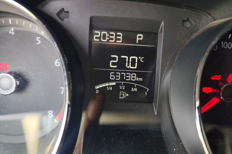 Used Volkswagen Bora 2018 1.5L Automatic Fashion Model Odometer Close Up
