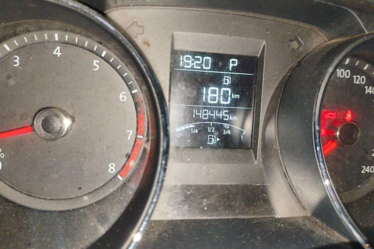 Used Volkswagen Bora 2018 1.5L Automatic Fashion Model Odometer Close Up