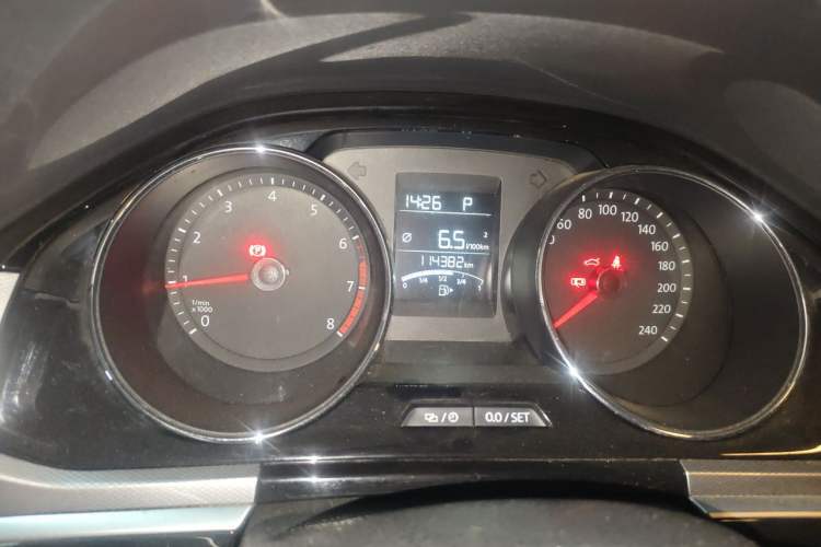 Used Volkswagen Bora 2018 1.5L Automatic Comfort Model Odometer Close Up