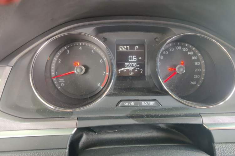 Used Volkswagen Bora 2018 1.5L Automatic Fashion Model Odometer Close Up
