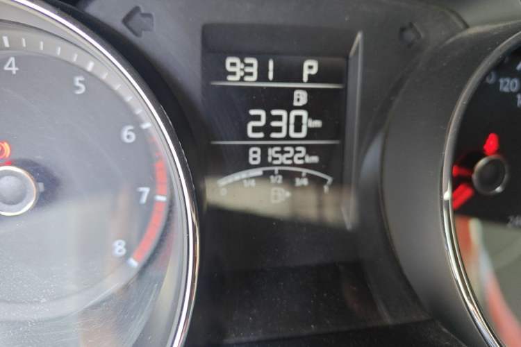 Used Volkswagen Bora 2018 1.5L Automatic Fashion Model Odometer Close Up