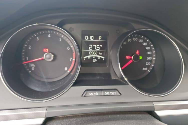 Used Volkswagen Bora 2018 1.5L Automatic Fashion Model Odometer Close Up