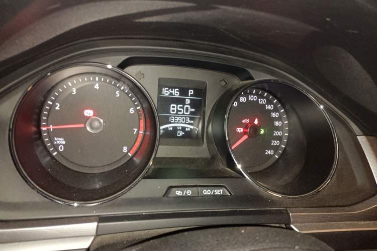 Used Volkswagen Bora 2018 1.5L Automatic Fashion Model Odometer Close Up