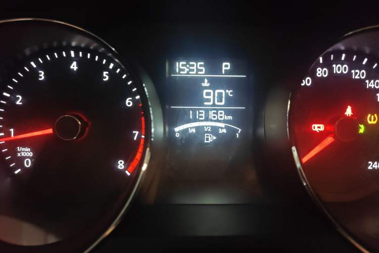 Used Volkswagen Bora 2018 1.5L Automatic Fashion Model Odometer Close Up