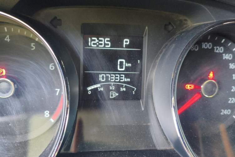 Used Volkswagen Bora 2018 1.5L Automatic Fashion Model Odometer Close Up