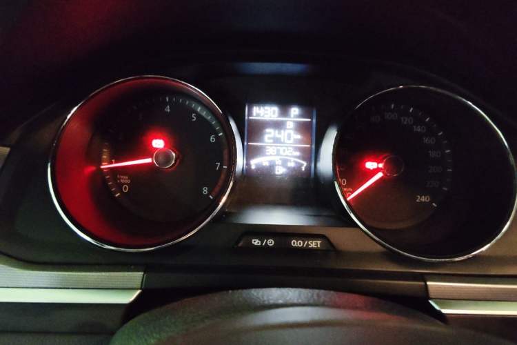 Used Volkswagen Bora 2018 1.5L Automatic Fashion Model Odometer Close Up