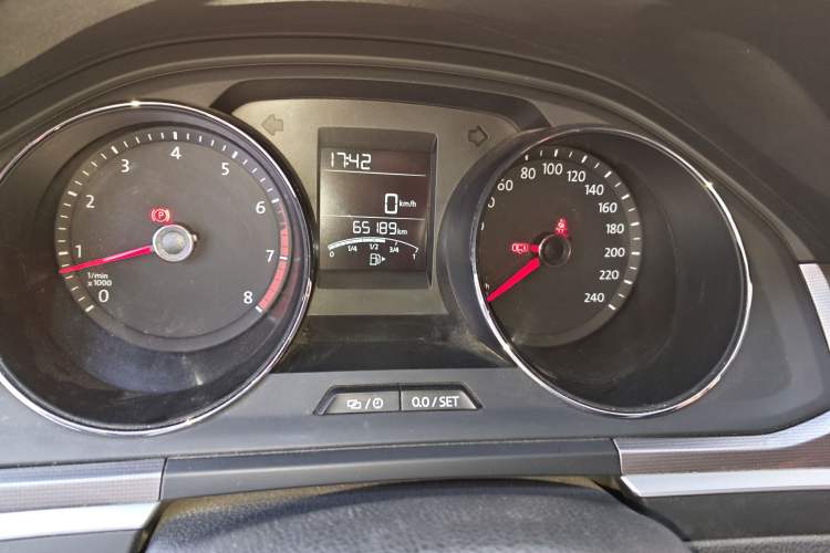 Used Volkswagen Bora 2018 1.5L Manual Fashion Model Odometer Close Up