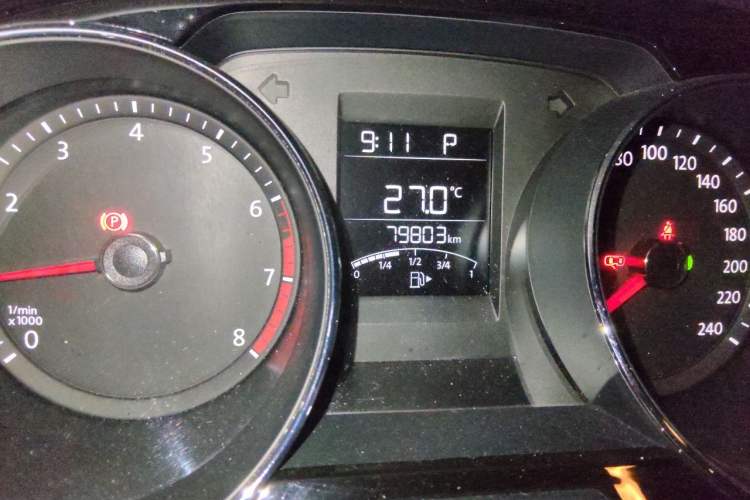 Used Volkswagen Bora 2018 1.5L Automatic Comfort Model Odometer Close Up