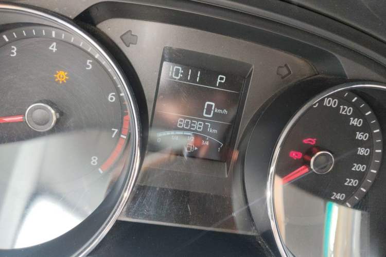 Used Volkswagen Bora 2018 1.5L Automatic Fashion Model Odometer Close Up