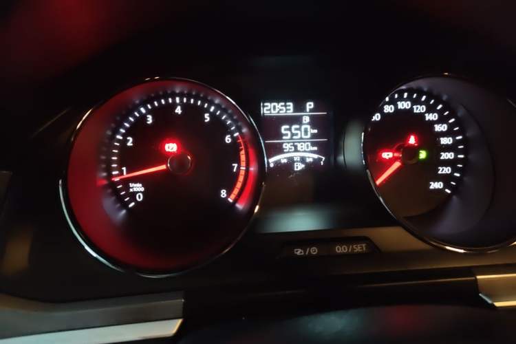 Used Volkswagen Bora 2018 1.5L Automatic Fashion Model Odometer Close Up
