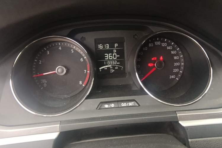 Used Volkswagen Bora 2018 1.5L Automatic Fashion Model Odometer Close Up