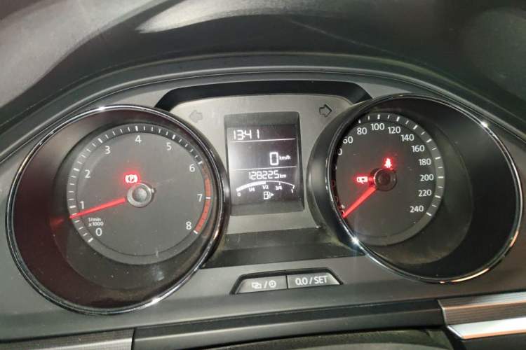 Used Volkswagen Bora 2018 1.5L Manual Fashion Model Odometer Close Up