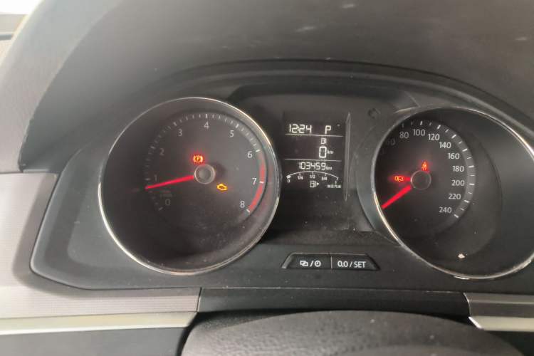 Used Volkswagen Bora 2018 1.5L Automatic Fashion Model Odometer Close Up