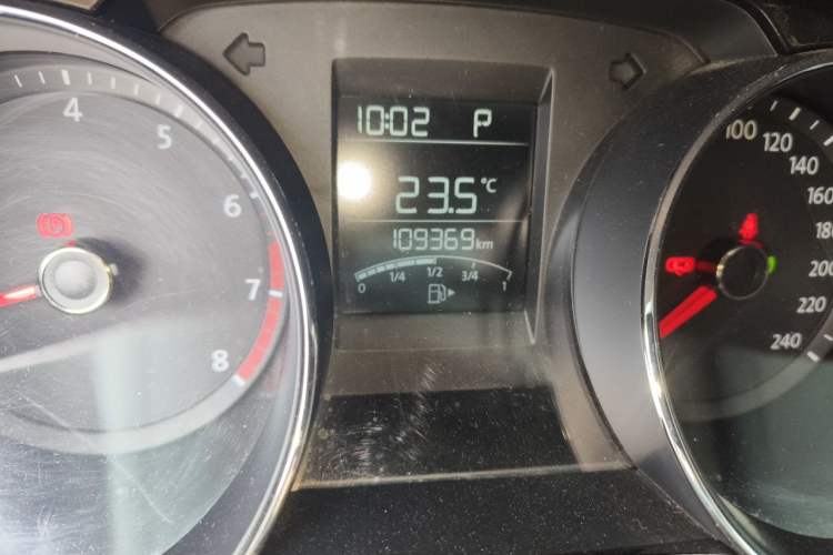 Used Volkswagen Bora 2018 1.5L Automatic Comfort Model Odometer Close Up