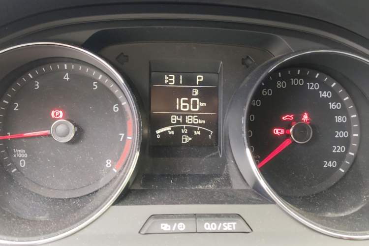 Used Volkswagen Bora 2018 1.5L Automatic Fashion Model Odometer Close Up
