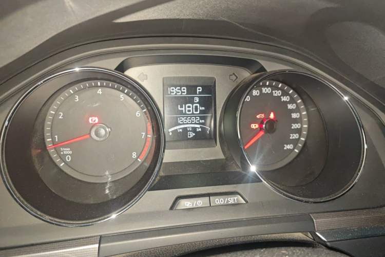 Used Volkswagen Bora 2018 1.5L Automatic Fashion Model Odometer Close Up