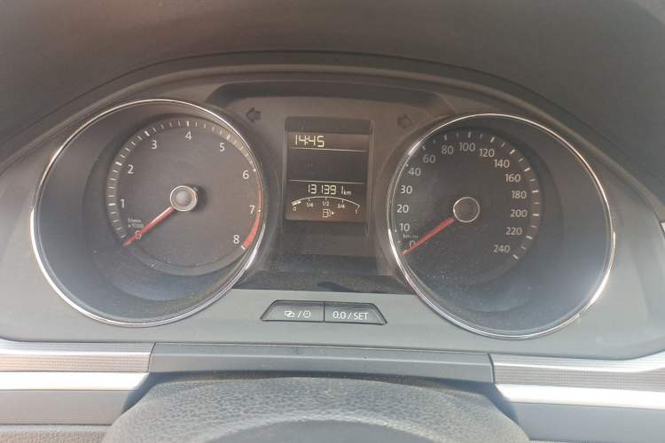 Used Volkswagen Bora 2018 1.5L Automatic Fashion Model Odometer Close Up