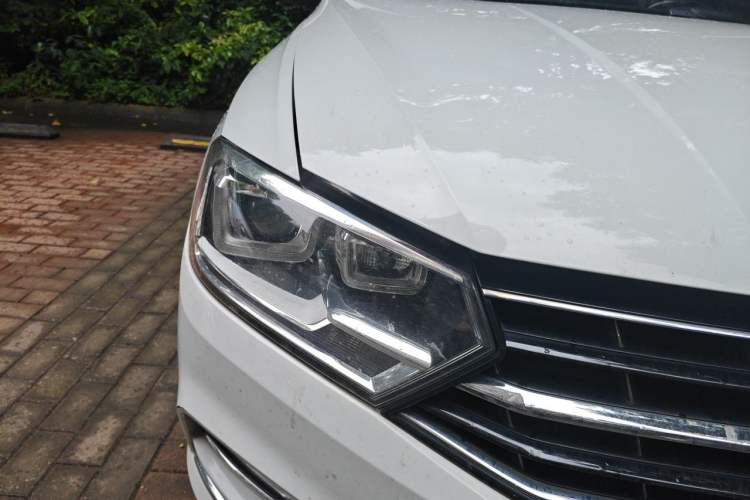 Used Volkswagen Bora 2018 1.5L Automatic Comfort Model Right Front Headlight