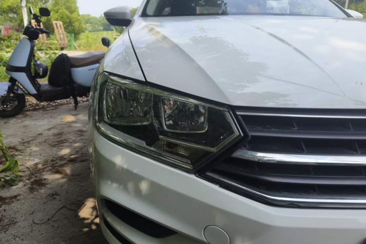Used Volkswagen Bora 2018 1.5L Manual Fashion Model Right Front Headlight