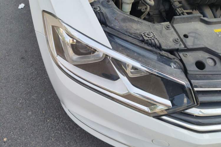 Used Volkswagen Bora 2018 1.5L Automatic Comfort Model Right Front Headlight