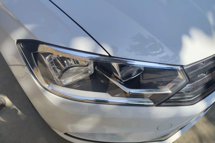 Used Volkswagen Bora 2018 1.5L Automatic Fashion Model Right Front Headlight