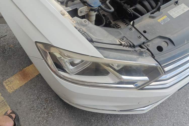 Used Volkswagen Bora 2018 1.5L Automatic Comfort Model Right Front Headlight