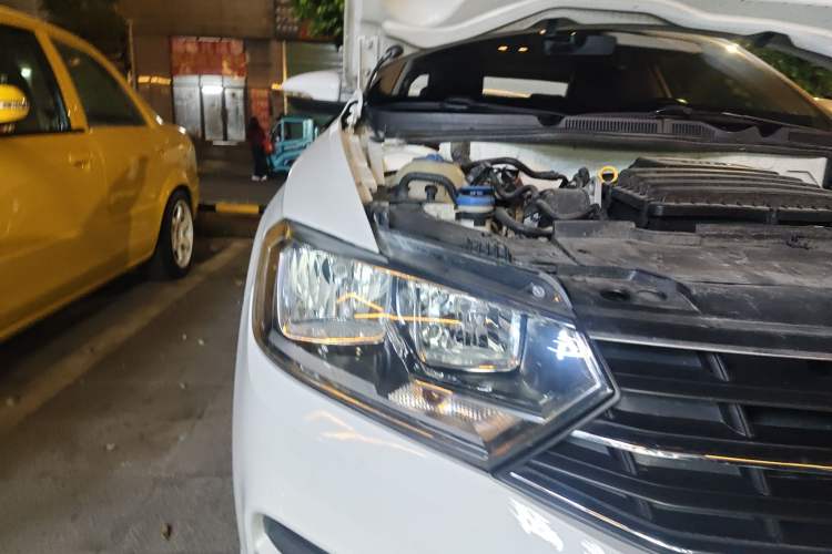 Used Volkswagen Bora 2018 1.5L Manual Fashion Model Right Front Headlight