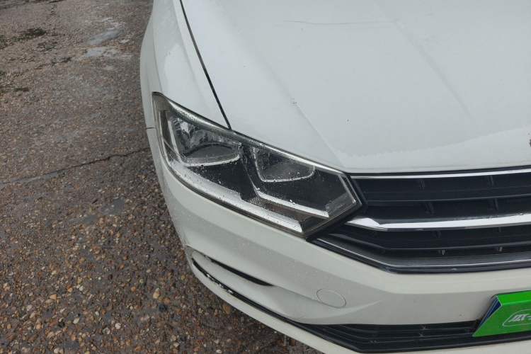 Used Volkswagen Bora 2018 1.5L Manual Fashion Model Right Front Headlight