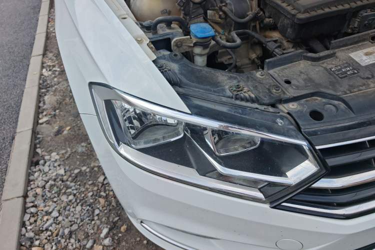 Used Volkswagen Bora 2018 1.5L Automatic Comfort Model Right Front Headlight