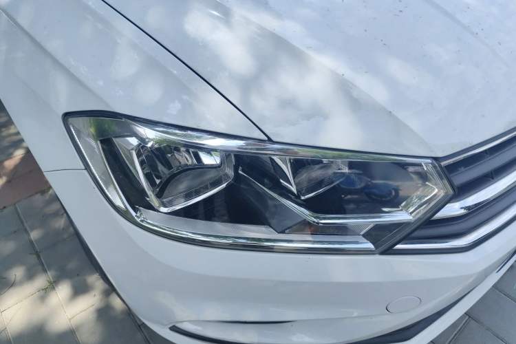 Used Volkswagen Bora 2018 1.5L Automatic Fashion Model Right Front Headlight