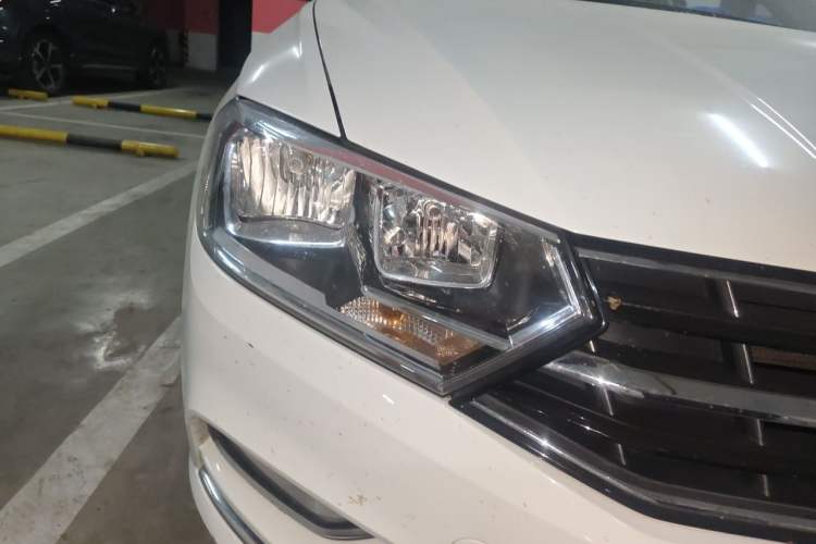 Used Volkswagen Bora 2018 1.5L Automatic Comfort Model Right Front Headlight