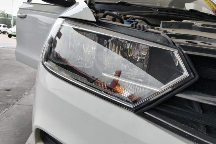 Used Volkswagen Bora 2018 1.5L Automatic Fashion Model Right Front Headlight