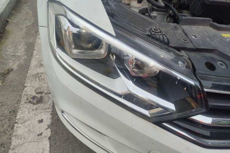 Used Volkswagen Bora 2018 1.5L Automatic Comfort Model Right Front Headlight