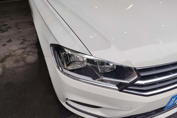 Used Volkswagen Bora 2018 1.5L Manual Fashion Model Right Front Headlight