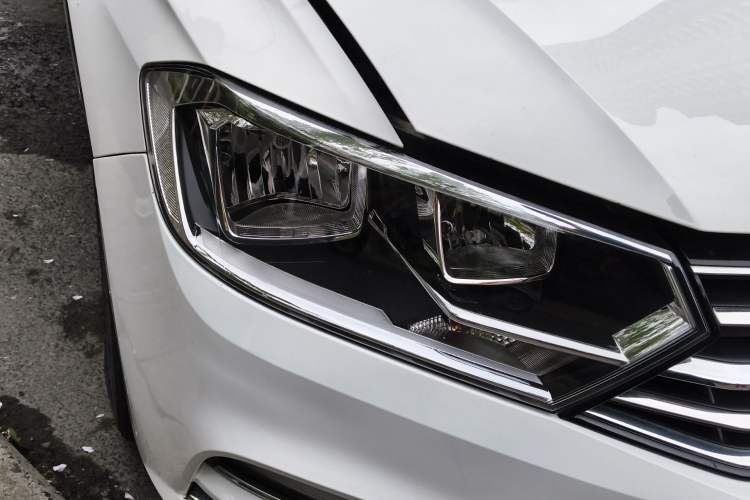 Used Volkswagen Bora 2018 1.5L Automatic Comfort Model Right Front Headlight