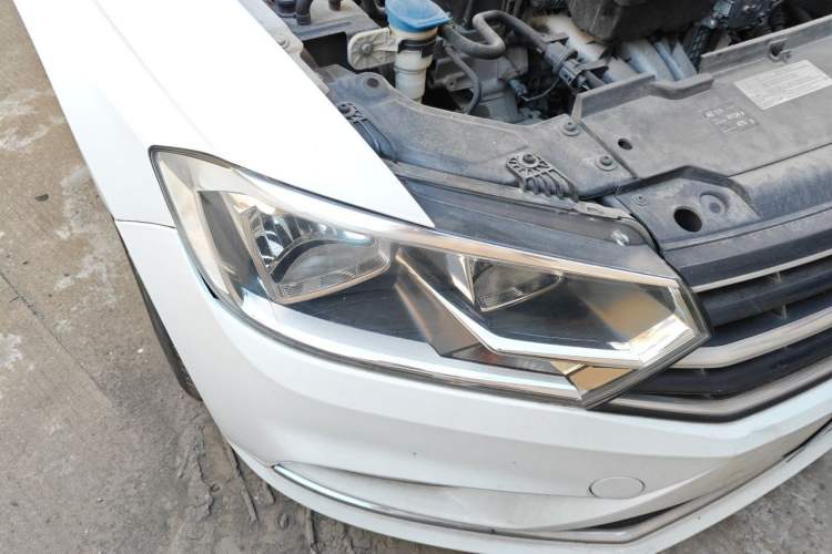 Used Volkswagen Bora 2018 1.5L Automatic Comfort Model Right Front Headlight