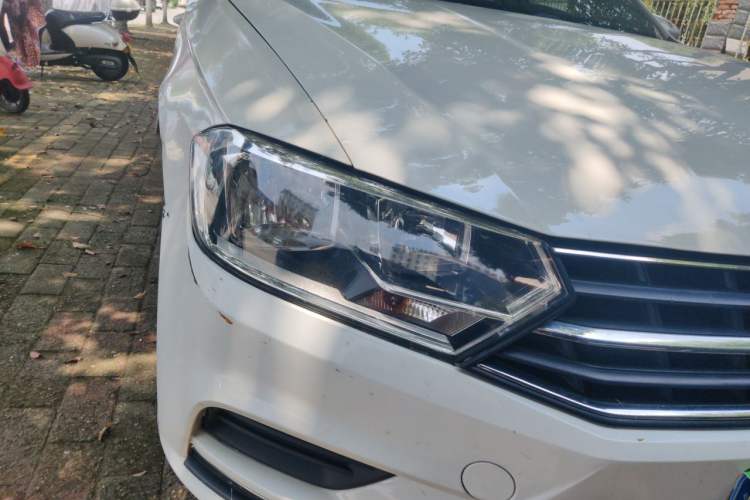 Used Volkswagen Bora 2018 1.5L Automatic Fashion Model Right Front Headlight
