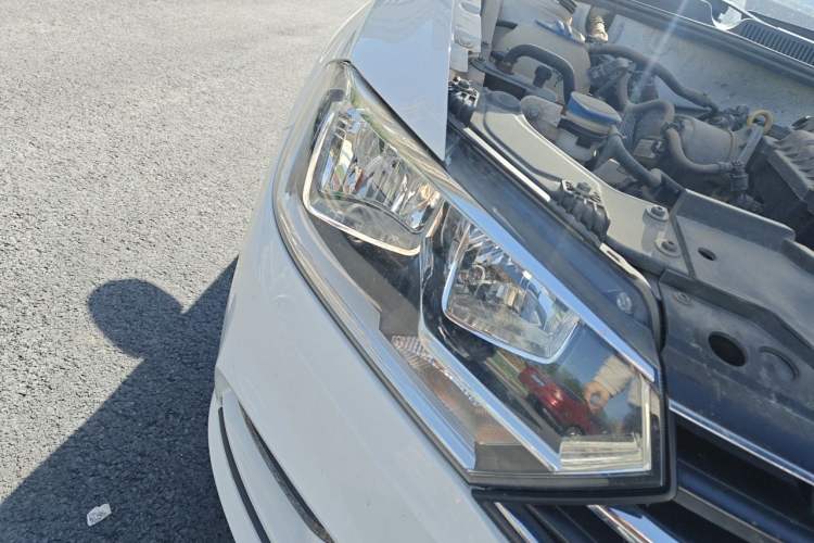Used Volkswagen Bora 2018 1.5L Automatic Fashion Model Right Front Headlight