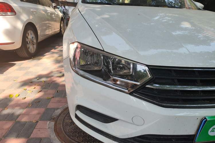 Used Volkswagen Bora 2018 1.5L Manual Fashion Model Right Front Headlight