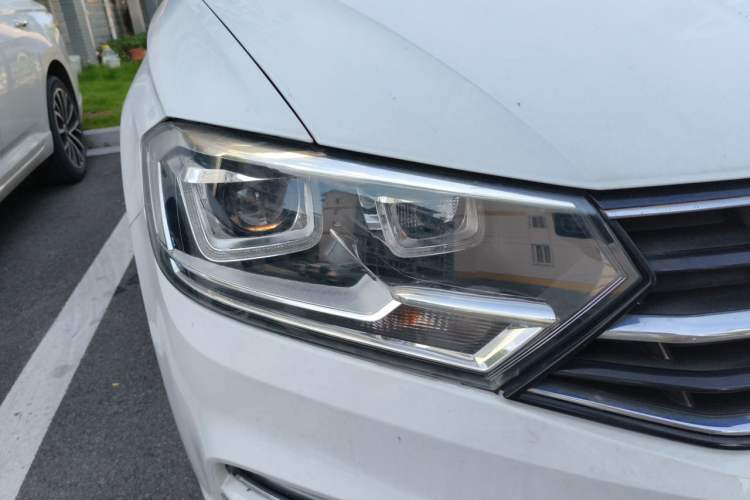 Used Volkswagen Bora 2018 1.5L Automatic Comfort Model Right Front Headlight