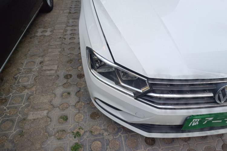 Used Volkswagen Bora 2018 1.5L Automatic Fashion Model Right Front Headlight
