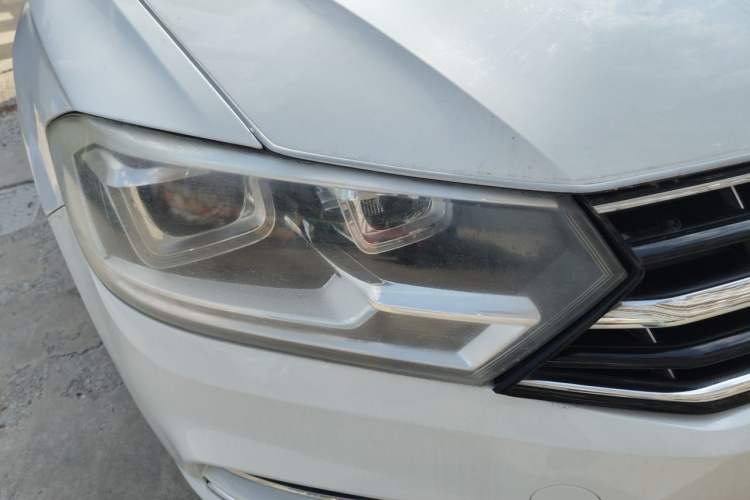 Used Volkswagen Bora 2018 1.5L Automatic Comfort Model Right Front Headlight