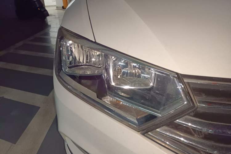 Used Volkswagen Bora 2018 1.5L Automatic Fashion Model Right Front Headlight