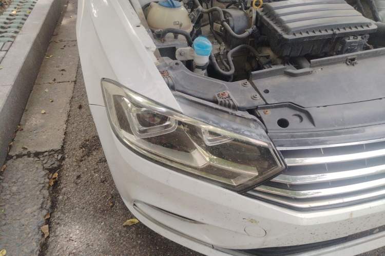 Used Volkswagen Bora 2018 1.5L Manual Comfort Model Right Front Headlight