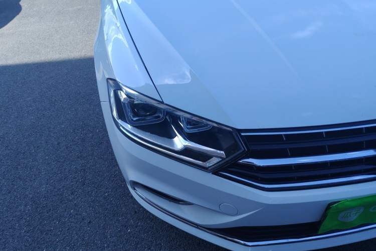 Used Volkswagen Bora 2018 1.5L Automatic Comfort Model Right Front Headlight