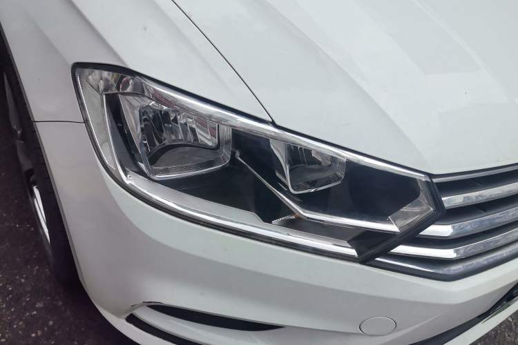 Used Volkswagen Bora 2018 1.5L Automatic Fashion Model Right Front Headlight