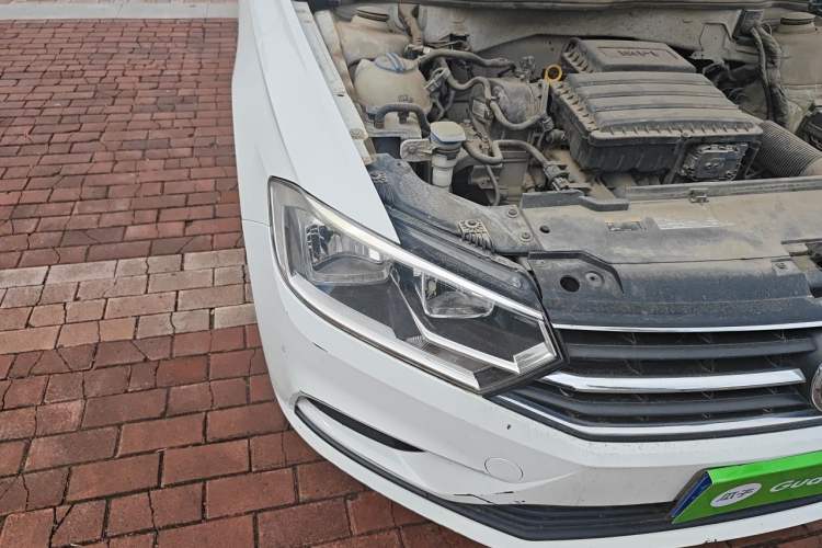 Used Volkswagen Bora 2018 1.5L Automatic Fashion Model Right Front Headlight