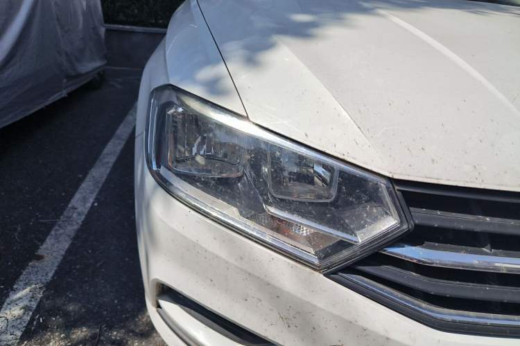 Used Volkswagen Bora 2018 1.5L Automatic Fashion Model Right Front Headlight